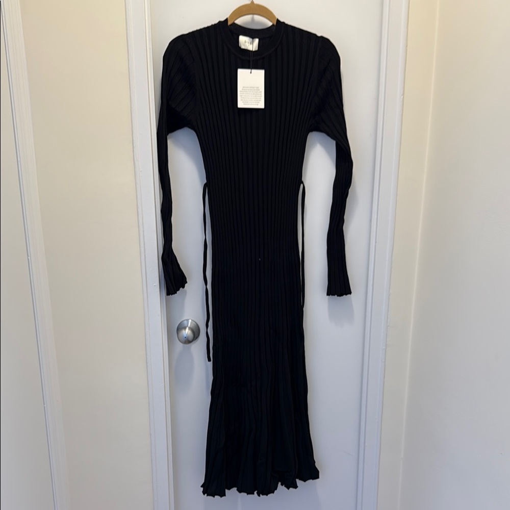 Elegant Black Ribbed Dress